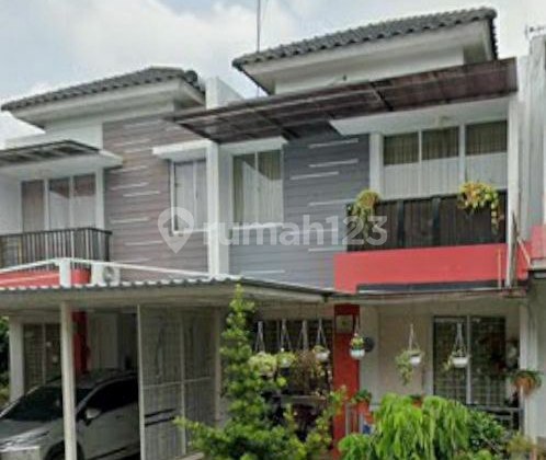Rumah 2 Lantai 4 Kamar Tidur 3 Kamar Mandi di Cluster Victoria Garden Jual Cepat