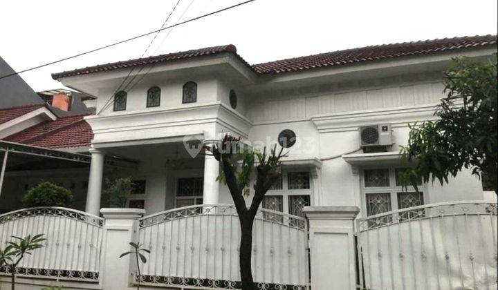 Rumah Bagus Furnished SHM di Grand Galaxy City, Bekasi 2