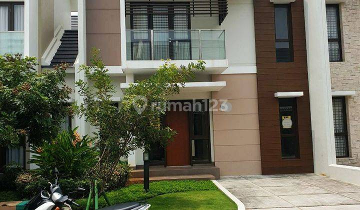 Rumah 2 Lantai Bagus Unfurnished SHM di Cluster Burgundy
, Bekasi 1