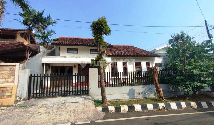 Rumah 2 Lantai Bagus Unfurnished SHM di Billymoon, Jakarta Timur 1