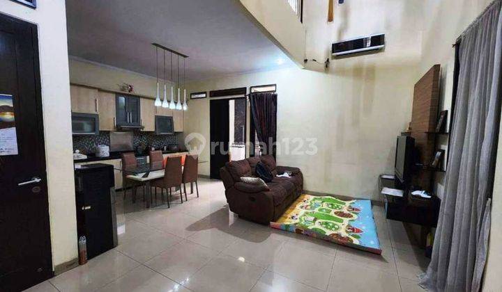 Rumah 2 Lantai Bagus Furnished SHM di Mediterania Regency, Bekasi 2