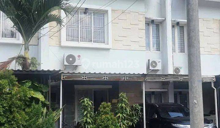 Rumah Bagus Unfurnished SHM di Jatiwaringin Town House, Bekasi 1