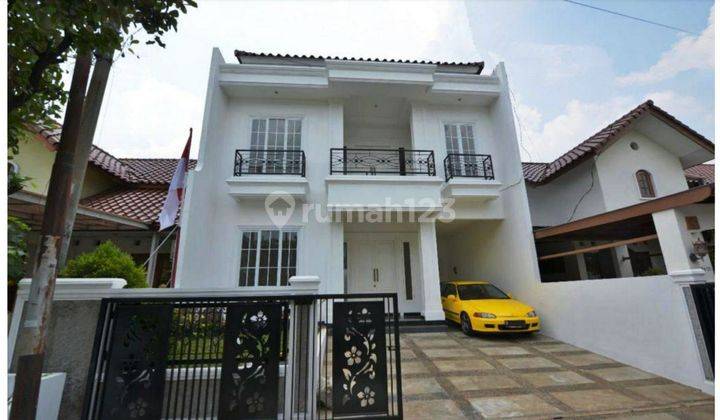 Rumah 2 Lantai Bagus Unfurnished SHM di Kemang Pratama 3, Bekasi 1