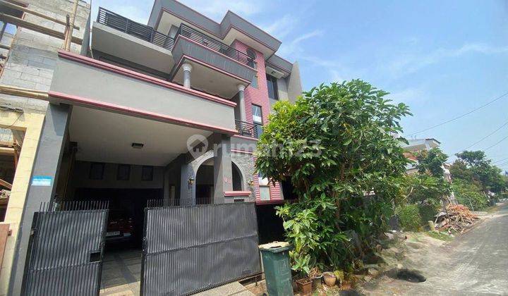 Rumah 3 Lantai Bagus Unfurnished SHM di Kemang Pratama 2, Bekasi 2