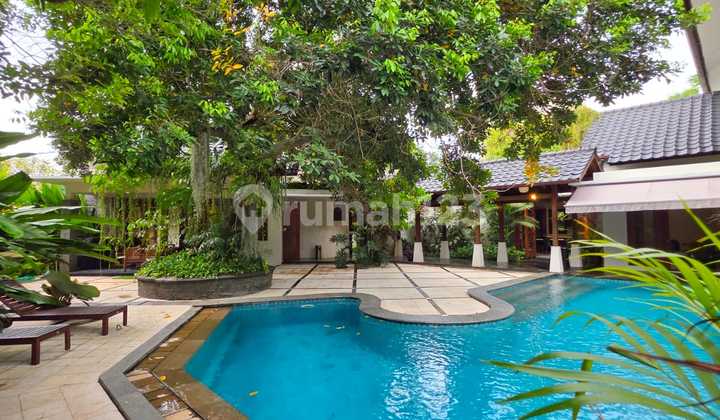 Dijual Rumah Bergaya Resort Private dan Premium Nyaman dan Asri di Tengah Kota di Cilandak Dijual Rumah Bergaya Resort Private dan Premium Nyaman dan Asri di Tengah Kota di Cilandak