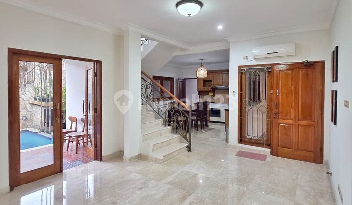 Rumah Bagus di lengkapi swiimng pool siap huni di Cipete Rumah Bagus di lengkapi swiimng pool siap huni di Cipete