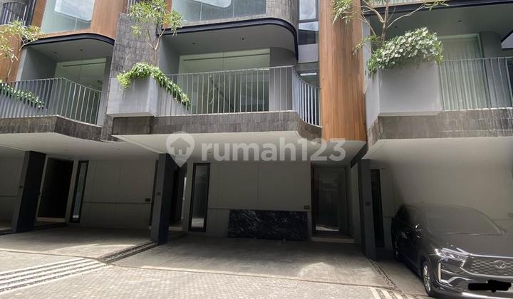 Disewakan Brand New House, Modern Minimalist di Kemang Disewakan Brand New House, Modern Minimalist di Kemang