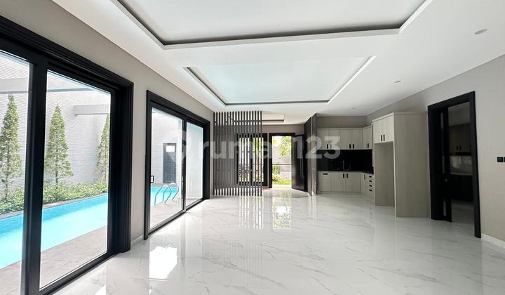 Rumah Super Bagus 3Lt Siap Huni Dilengkapi Elevator dan Pool Rumah Super Bagus 3Lt Siap Huni Dilengkapi Elevator dan Pool