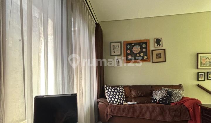 Dijual Rumah Cantik Di Emerald Sektor 9 Bintaro 2