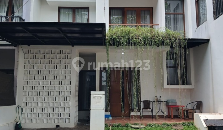Dijual Rumah Cantik Di Emerald Sektor 9 Bintaro