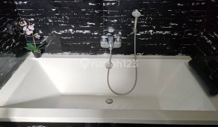 Rumah Dijual di Taman Royal Tangerang