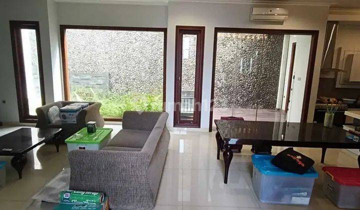 Rumah Siap Huni Strategis Pakuwon City Row Jalan Lebar  2