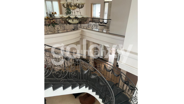 Rumah Pakuwon City Laguna Regency Dkt Grand Island dan Villa Royal.