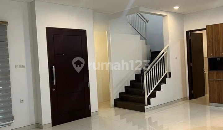 RUMAH HOOK SIAP HUNI EAST COAST PARK PAKUWON CITY 2