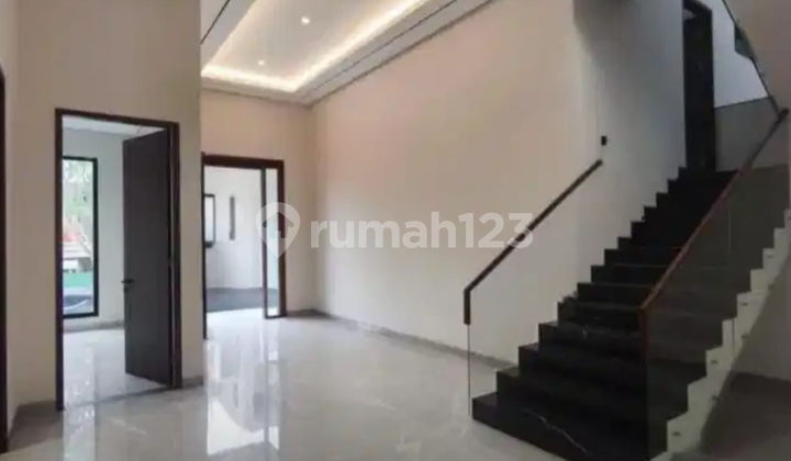 Rumah Baru Pakuwon Indah Dkt Citraland dan Graha Family Modern Minimalis Rumah Baru Pakuwon Indah Dkt Citraland dan Graha Family Modern Minimalis