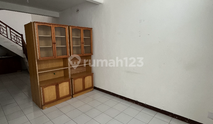 Rumah Puri Asri Satu Setengah Lantai Pakuwon City Rumah Puri Asri Satu Setengah Lantai Pakuwon City