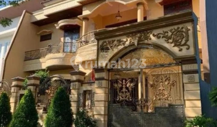 Rumah Classic Mewah Pakuwon City Rumah Classic Mewah Pakuwon City