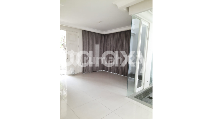 Rumah Palm Beach Pakuwon City 2