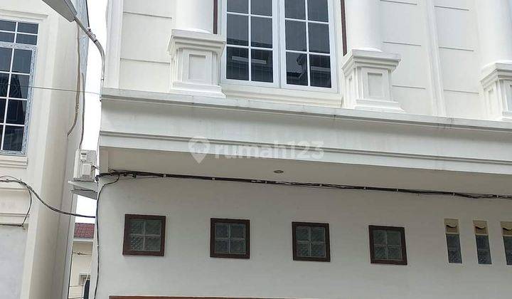 Di Jual Ruko Cantik 2 Lantai di Kom Dcastillo Medan Denai  2