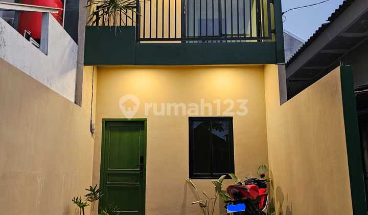 Rumah Minimalis 2 Lt Siap Huni di Medokan Ayu