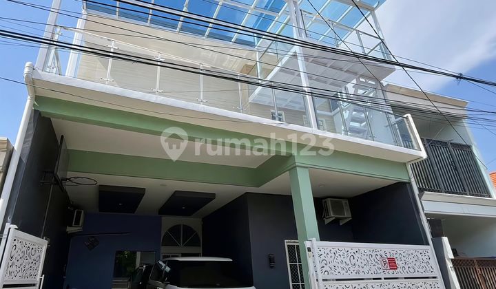 Private Pool, Luxury House in Kebonsari South Sby