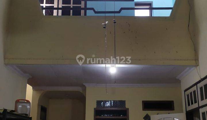 Rumah 2 Lantai di Griya Kebraon, Blok depan 2