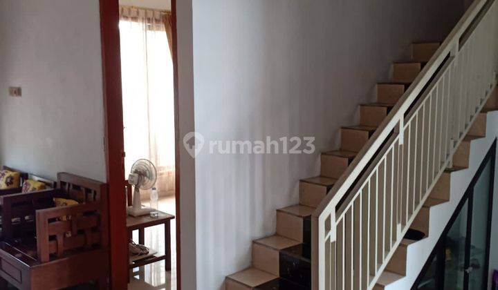 Rumah di Taman tiara Sidoarjo 2 Lantai SHM 2