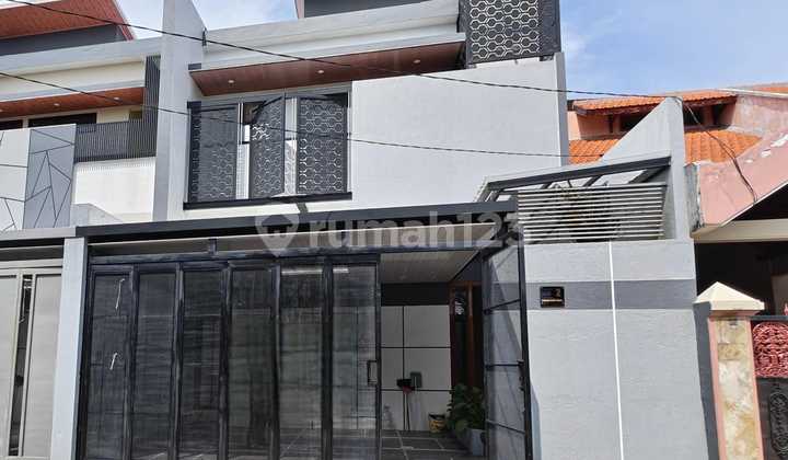 Rumah Mewah Spek Premium Di Griya Kebraon