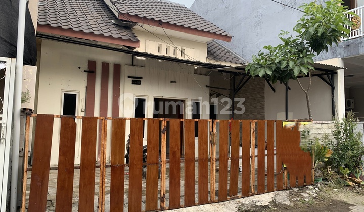 Cheap, Minimalist House in Pondok Maritim Wiyung