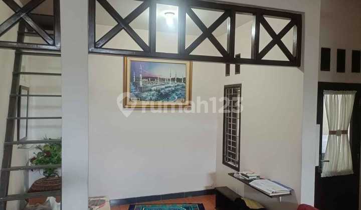 Rumah Minimalis Lokasi Strategis di Wisma Menanggal 2