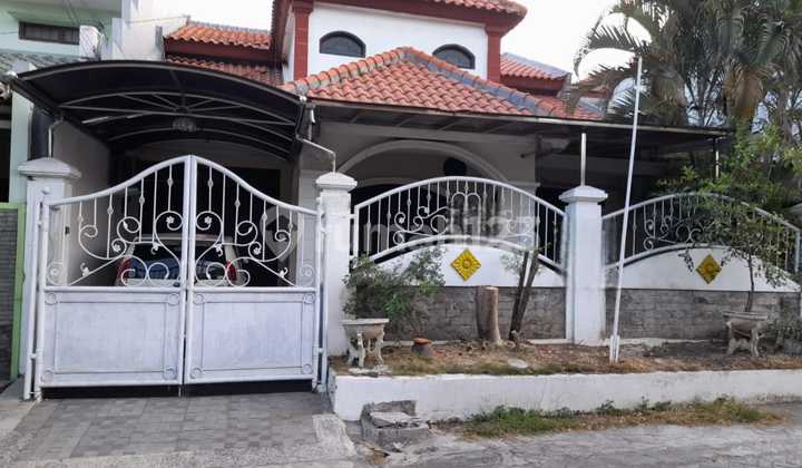 Ready-to-Occupy Terawaf House in Sidosermo, Close to Plaza Marina Ready-to-Occupy Terawaf House in Sidosermo, Close to Plaza Marina