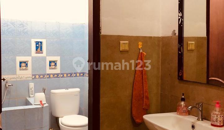 Ready-to-Occupy Terawaf House in Sidosermo, Close to Plaza Marina Ready-to-Occupy Terawaf House in Sidosermo, Close to Plaza Marina