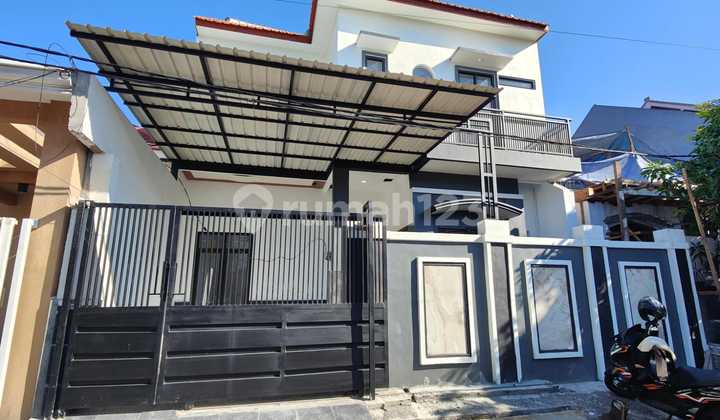 Rumah Minimalis 2 Lt di Deltasari Cluster Waru 2