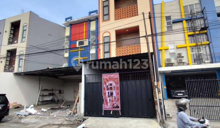 New Female Boarding House Fully Furnished Strategic Location Near Unesa Campus