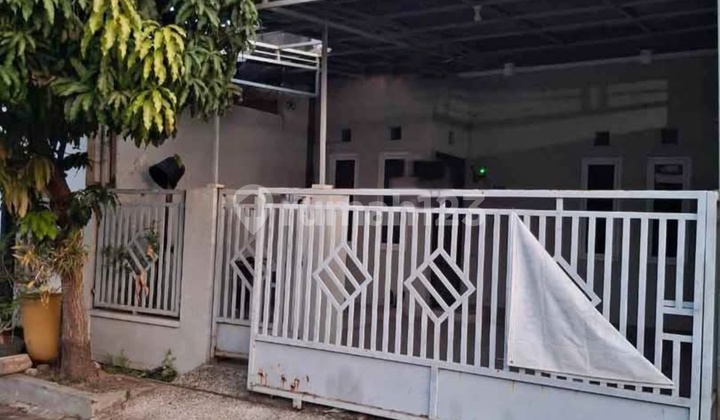 Minimalist House in a Strategic Location at Sukolilo Sejahtera Housing Complex