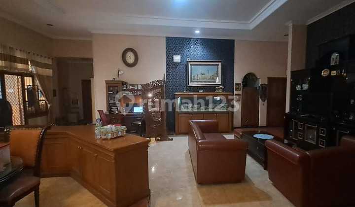 Spacious, Comfortable, and Lush House in Gayungsari Complex, South Surabaya