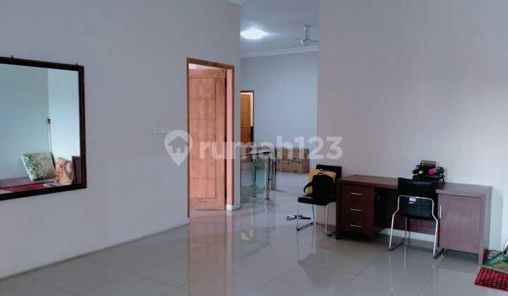 Affordable Minimalist House Strategically Located Near Petra University Affordable Minimalist House Strategically Located Near Petra University