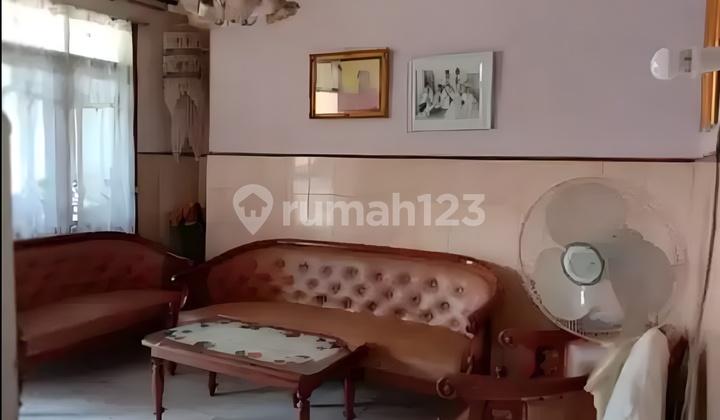 Rare Find, Strategically Located Affordable Move-In Ready House in Siwalankerto Near Petra 2