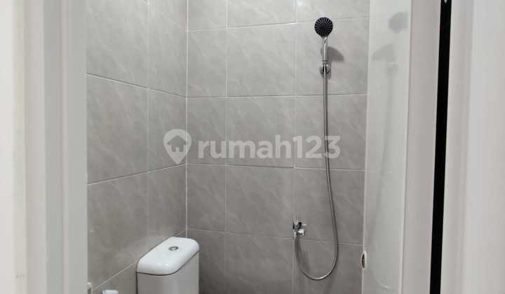 Kost Baru Furnished Lokasi Strategis di Kemlaten