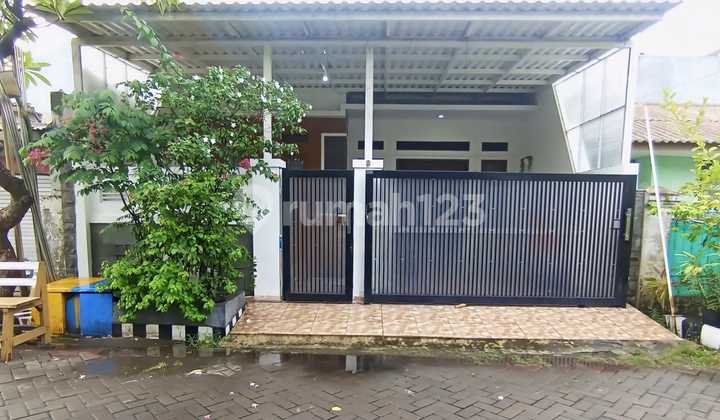 2-Story House Ready to Occupancy Strategic Location Near Its Campus