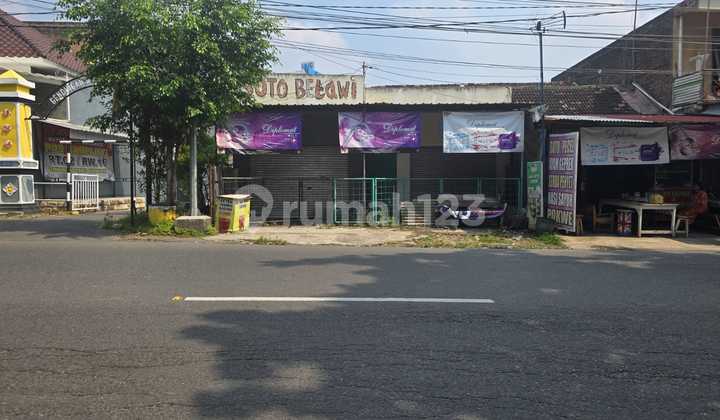 Business Space Needs Renovation Near Solo Safari and UNS Jebres Solo Campus
