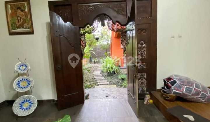 Rumah Etnik Kayu Dekat Jalan Raya Adi Sucipto Colomadu Solo 2