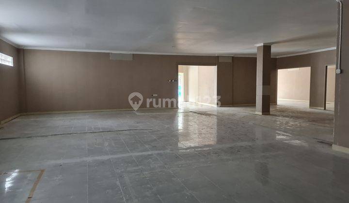 Ruang usaha dan kantor strategis jalan slamet riyadi solo 18