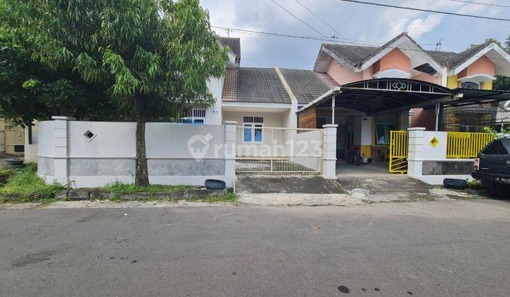 Rumah murah hitung tanah di jalan bunga solo baru 2