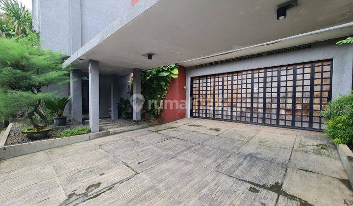 Rumah mewah pusat kota di Gajahan Pasar Kliwon Solo