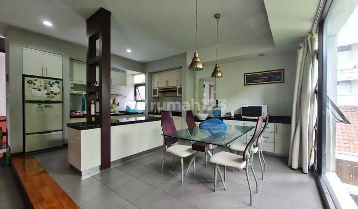 Rumah mewah pusat kota di Gajahan Pasar Kliwon Solo