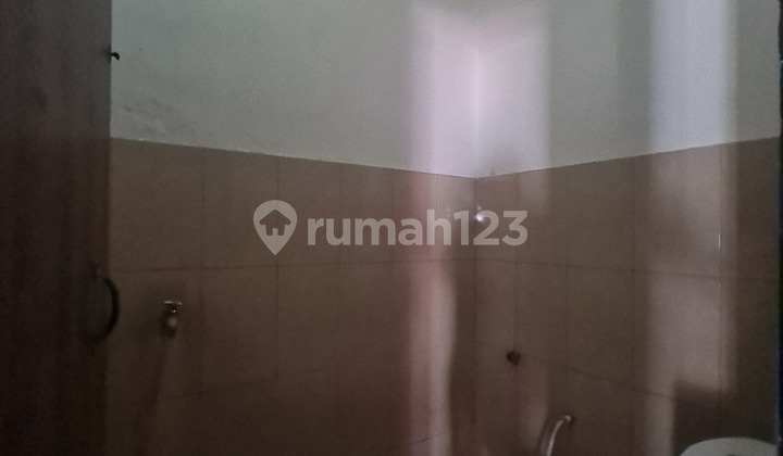 Ruang usaha strategis jalan adi sucipto manahan solo 10