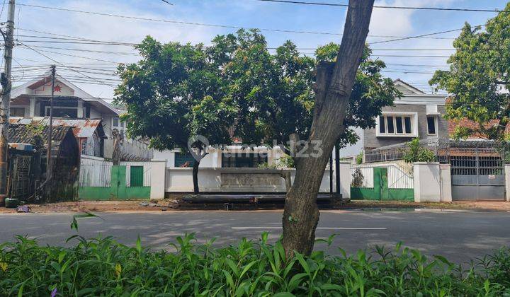 Rumah strategis luas dekat pasar kembang solo 2