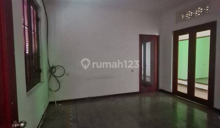 Rumah strategis luas dekat pasar kembang solo 7
