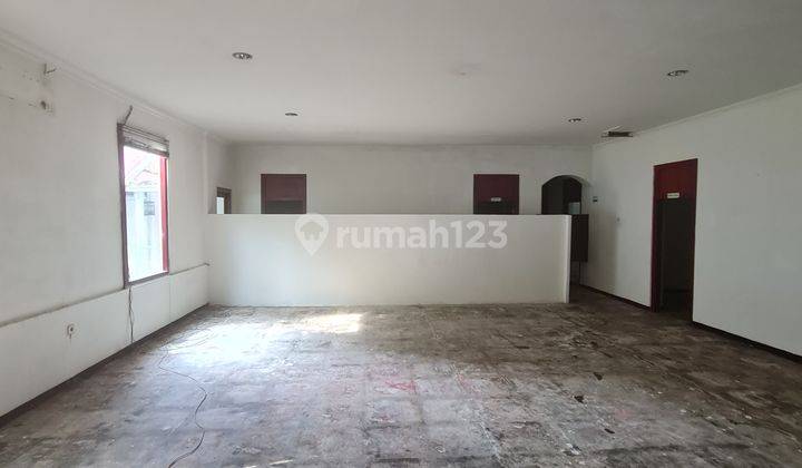 Rumah strategis luas dekat pasar kembang solo 13